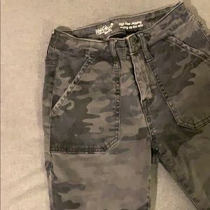 Mossimo high rise begging gray camo 00